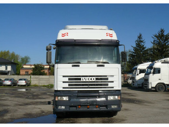 Влекач IVECO