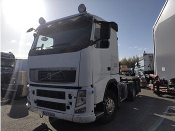 Влекач Volvo FH460 6x2 veturi kääntyvä teli: снимка 2