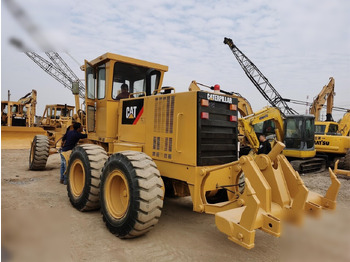 Грейдер CATERPILLAR 140K