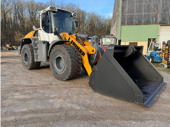 Колесен товарач LIEBHERR L 550