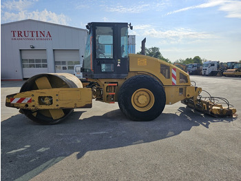 Компактор CATERPILLAR
