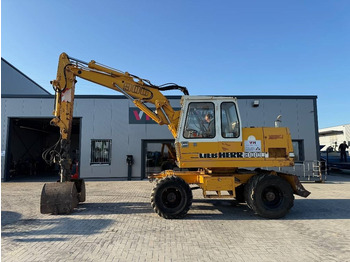 Колесен багер LIEBHERR A 900
