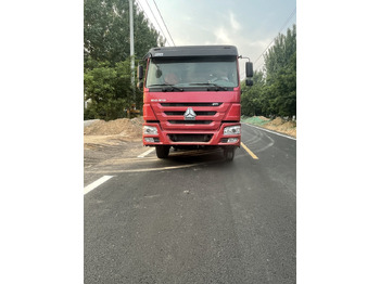Самосвал камион SINOTRUK HOWO