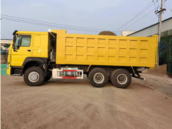 Самосвал камион SINOTRUK HOWO