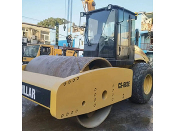 Пътен валяк CATERPILLAR