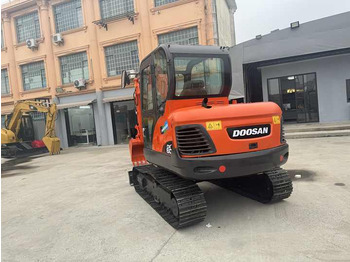 Верижен багер Top Grade in Stock Doosan DX60 Used 6 Ton Hydraulic Crawler Excavator Digger High Quality Factory Price Used 6 Ton: снимка 3
