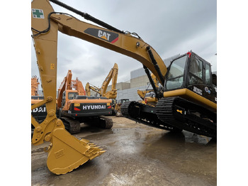 Верижен багер CATERPILLAR 320D