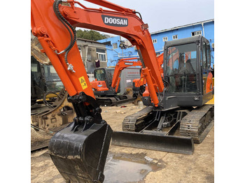 Верижен багер DOOSAN DX225
