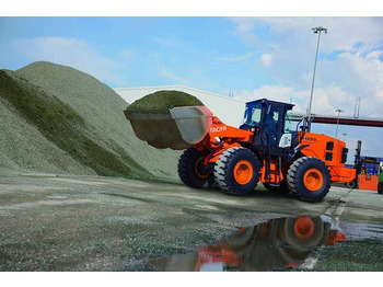 Колесен товарач HITACHI ZW220