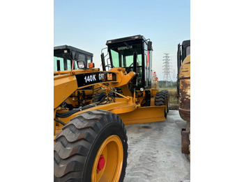 Строителна техника CATERPILLAR 140K
