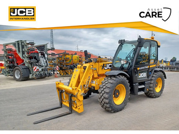 Телескопичен товарач JCB