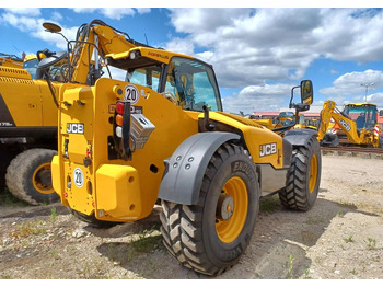 Телескопичен товарач JCB 560-80 Agri Plus: снимка 3