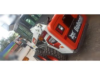 Мини челен товарач BOBCAT S450