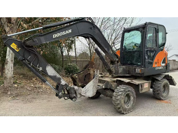 Колесен багер DOOSAN DX60