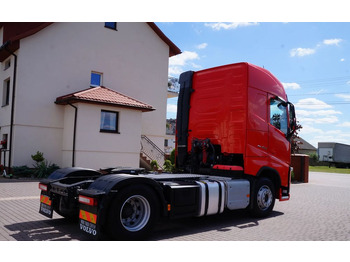 Влекач Volvo FH 4 EURO 6 GLOBETROTTER NISKI PRZEBIEG PEŁEN SERWIS: снимка 4