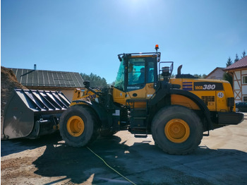 Колесен товарач KOMATSU WA380