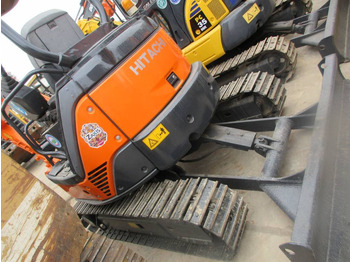 Мини багер HITACHI ZX30