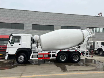 Камион цистерна SINOTRUK HOWO