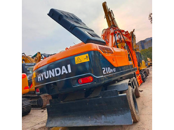 Колесен багер Hyundai 210W-9: снимка 2