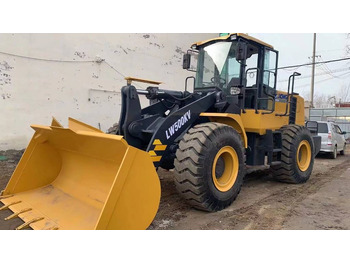 Колесен товарач XCMG LW500KV