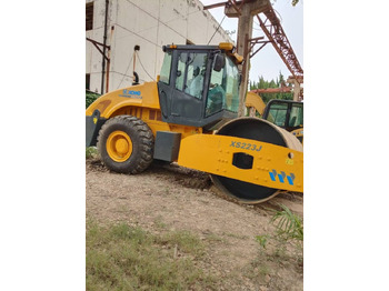 Компактор XCMG XS223J