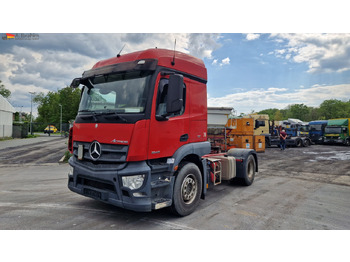 Влекач MERCEDES-BENZ