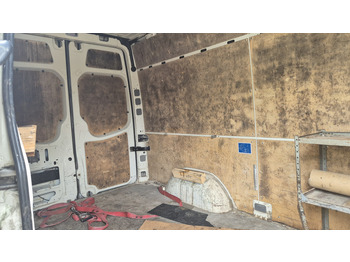 Товарен бус VW Crafter 2.5 Diesel Rost ja, technisch super, HU neu 01 2025: снимка 4