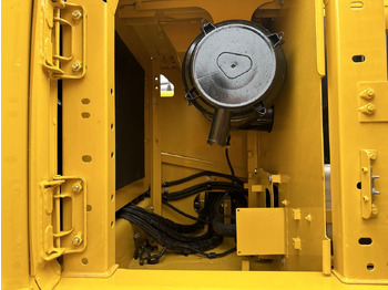 Верижен багер KOMATSU PC220-8