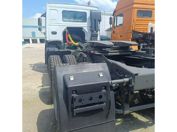 Влекач SINOTRUK HOWO