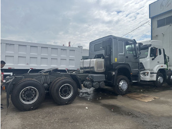 Влекач SINOTRUK HOWO