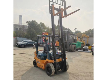 Дизелов мотокар TOYOTA FD30: снимка 5