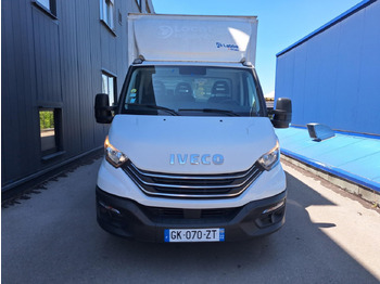 Лекотоварен автомобил фургон IVECO Daily 35c16