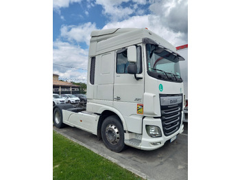 Влекач DAF XF