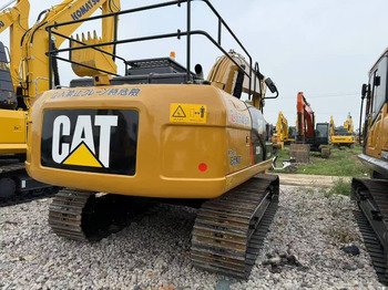 Верижен багер CATERPILLAR 320D2