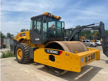 Компактор XCMG XS223J