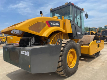 Компактор XCMG XS 223 J: снимка 4