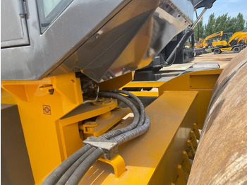 Компактор XCMG XS 223 J: снимка 3