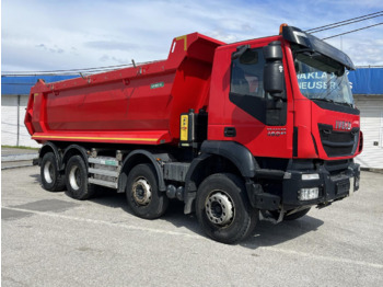 Самосвал камион IVECO Trakker