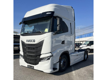 Влекач IVECO S-WAY