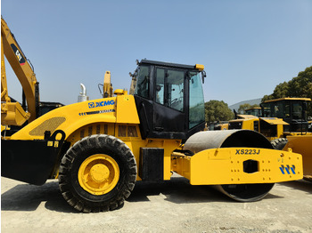 Компактор XCMG XS223J