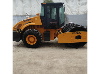 Компактор XCMG XS223J