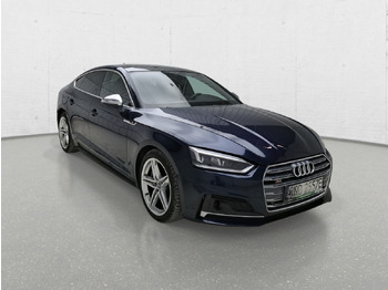 Лек автомобил AUDI