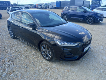 Лек автомобил FORD