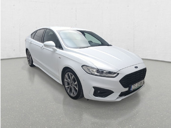 Лек автомобил FORD