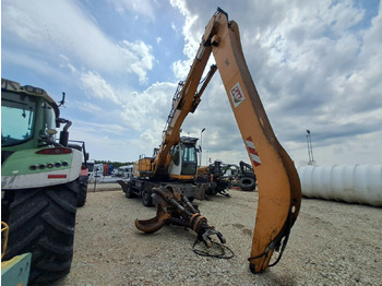 Багер за манипулиране на материали LIEBHERR A 924
