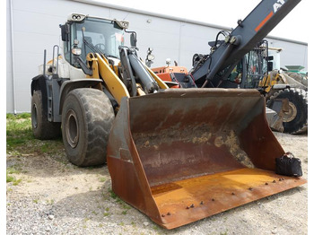 Колесен товарач LIEBHERR L 566