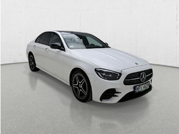Седан MERCEDES-BENZ