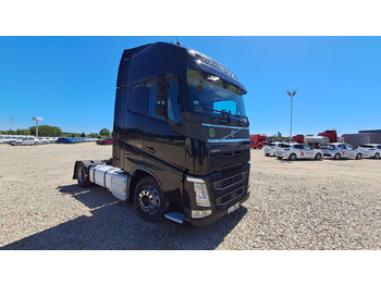 Влекач VOLVO FH