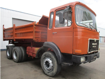 Самосвал камион MAN 26.321 6x4 , 3 way tipper , ZF Manual , Spring suspension: снимка 4