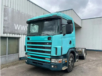 Влекач SCANIA R114